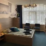 Hotell Poseidon Scheveningen *